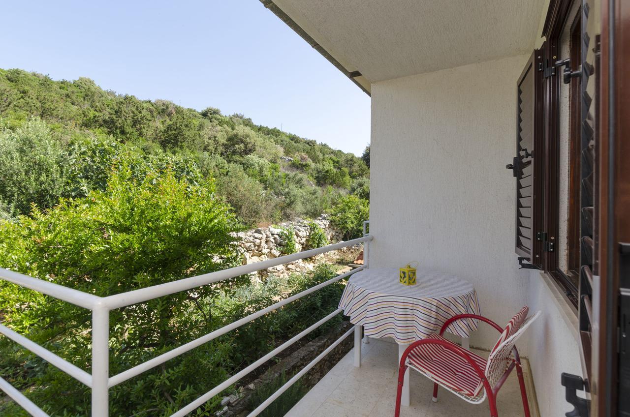 Apartments Ante Vinišće Exterior foto