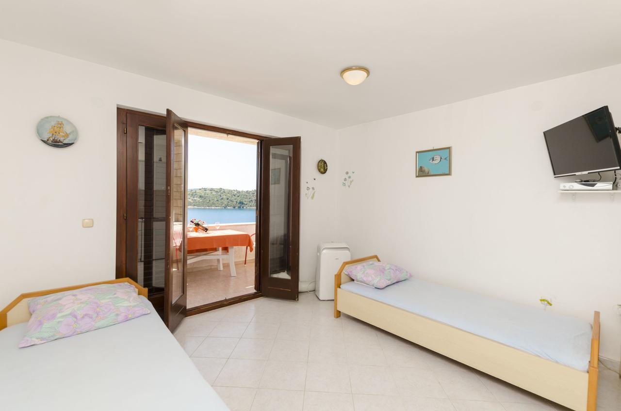 Apartments Ante Vinišće Exterior foto