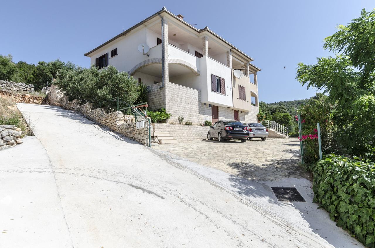 Apartments Ante Vinišće Exterior foto