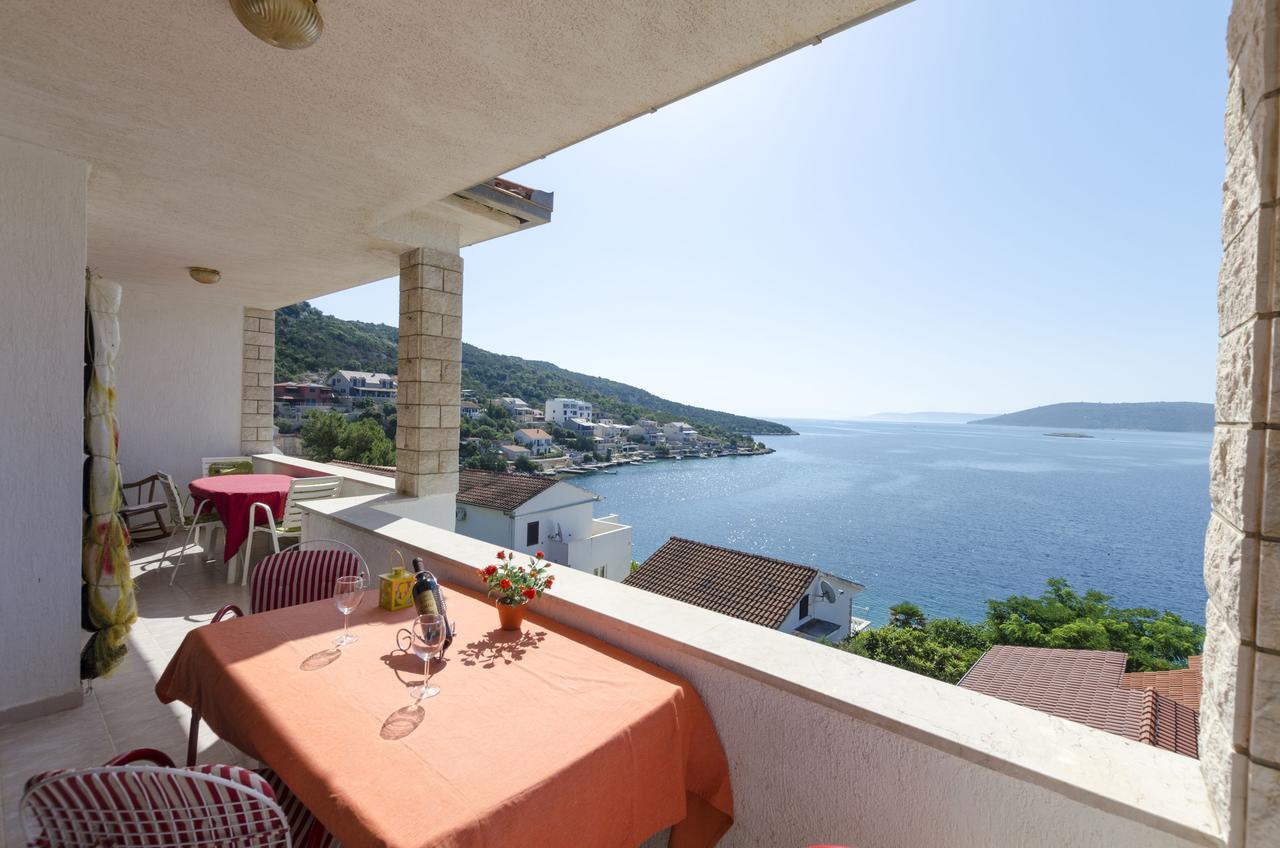 Apartments Ante Vinišće Exterior foto